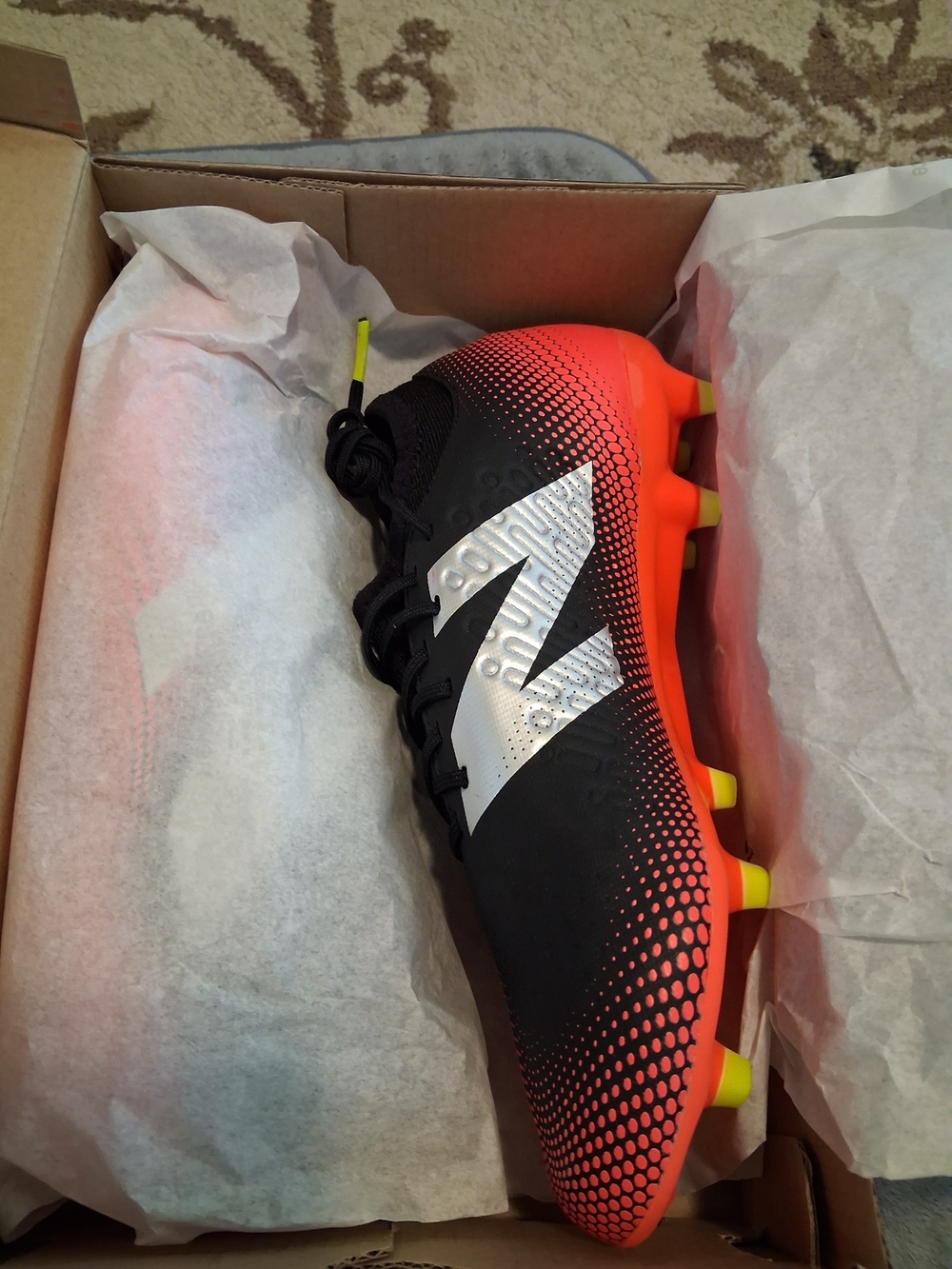 New Balance TEKELA US Size Women's 7.5 Men 6, Black & Orange Soccer Cleats